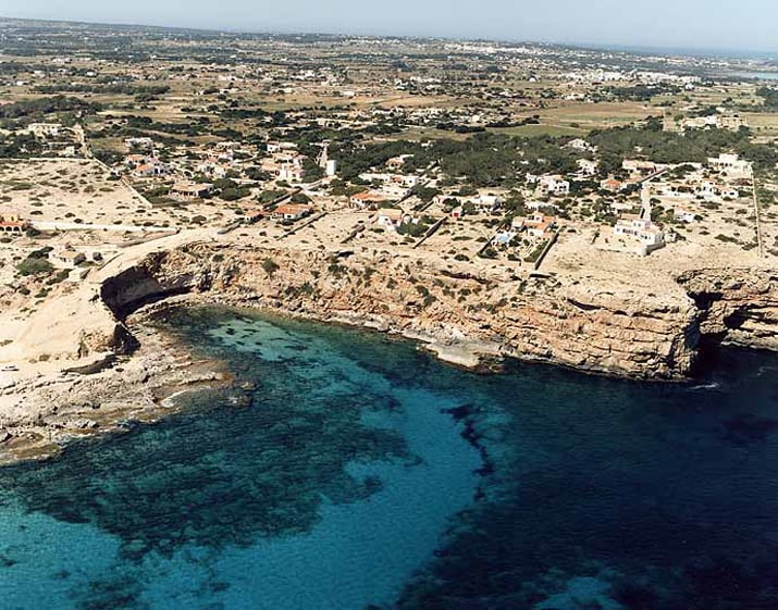 balearic-islands-formentera-cala-en-baster-01