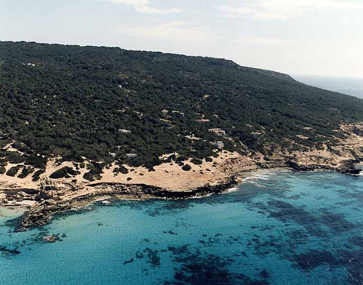 balearic-islands-formentera-calo-des-morts-01