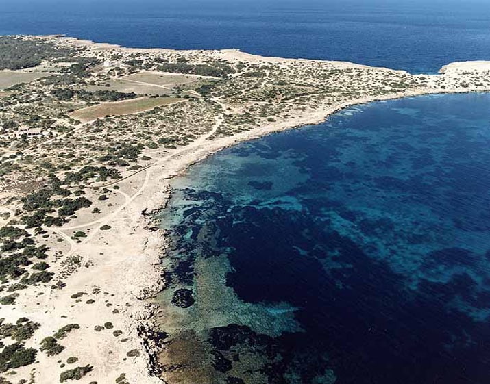 balearic-islands-formentera-calo-des-oli-01