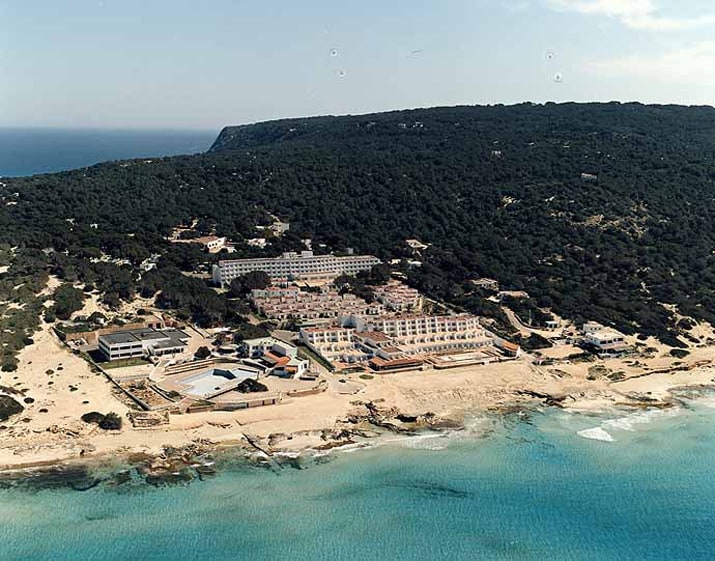 balearic-islands-formentera-els-arenals-01