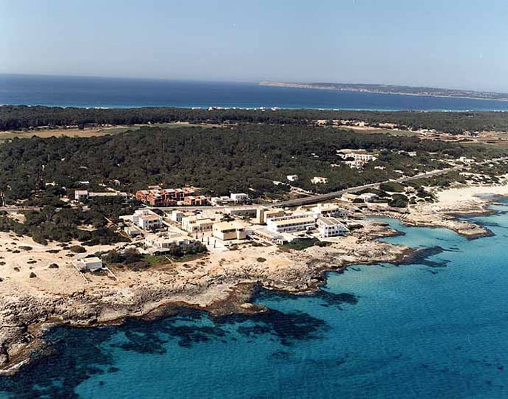 balearic-islands-formentera-es-calo-01