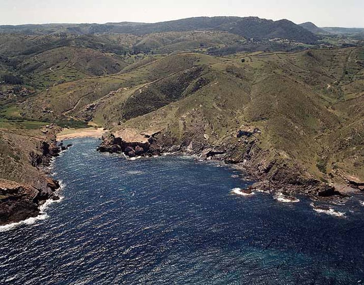 balearic-islands-menorca-es-mercadal-cala-calderer-01